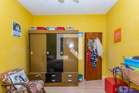 Casa à venda com 252m², 5 quartos e 2 vagas Casa à venda com 252m², 5 quartos e 2 vagasQuarto 3