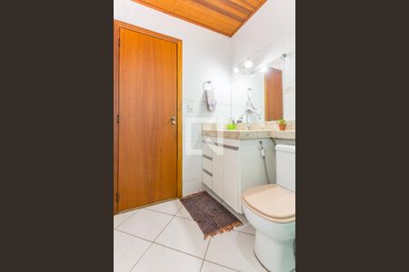 Casa à venda com 252m², 5 quartos e 2 vagas Casa à venda com 252m², 5 quartos e 2 vagasBanheiro Social 2