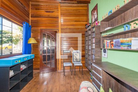 Casa à venda com 252m², 5 quartos e 2 vagas Casa à venda com 252m², 5 quartos e 2 vagasEscritório