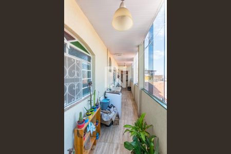 Casa à venda com 252m², 5 quartos e 2 vagas Casa à venda com 252m², 5 quartos e 2 vagasÁrea de Serviço 1