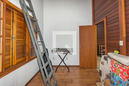 Casa à venda com 252m², 5 quartos e 2 vagas Casa à venda com 252m², 5 quartos e 2 vagasQuarto 5