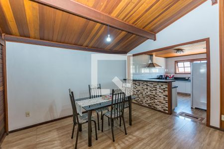 Casa à venda com 252m², 5 quartos e 2 vagas Casa à venda com 252m², 5 quartos e 2 vagasSala 2