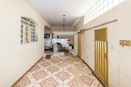 Casa à venda com 252m², 5 quartos e 2 vagas Casa à venda com 252m², 5 quartos e 2 vagasGaragem