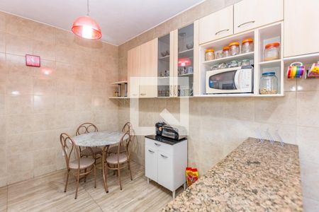 Casa à venda com 252m², 5 quartos e 2 vagas Casa à venda com 252m², 5 quartos e 2 vagasCopa