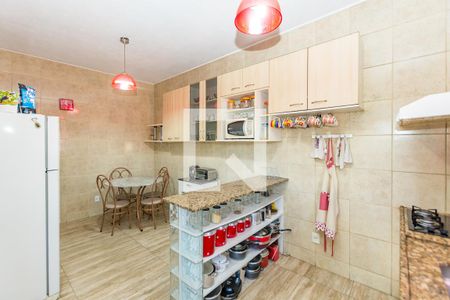 Casa à venda com 252m², 5 quartos e 2 vagas Casa à venda com 252m², 5 quartos e 2 vagasCozinha 1