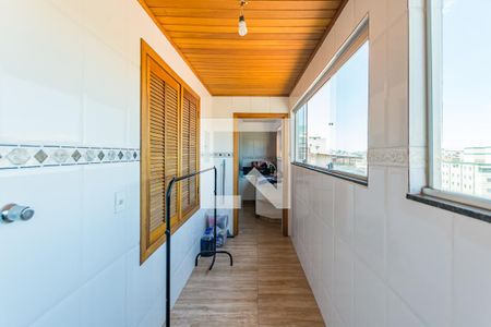 Casa à venda com 252m², 5 quartos e 2 vagas Casa à venda com 252m², 5 quartos e 2 vagasÁrea de Serviço 2