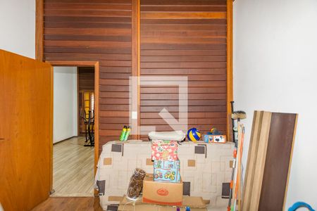 Casa à venda com 252m², 5 quartos e 2 vagas Casa à venda com 252m², 5 quartos e 2 vagasQuarto 5