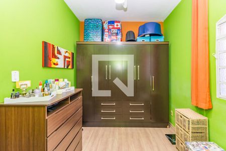 Casa à venda com 252m², 5 quartos e 2 vagas Casa à venda com 252m², 5 quartos e 2 vagasQuarto 4