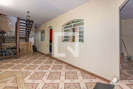 Casa à venda com 252m², 5 quartos e 2 vagas Casa à venda com 252m², 5 quartos e 2 vagasGaragem