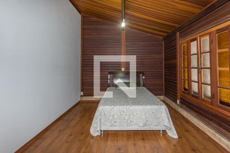 Casa à venda com 252m², 5 quartos e 2 vagas Casa à venda com 252m², 5 quartos e 2 vagasSuíte