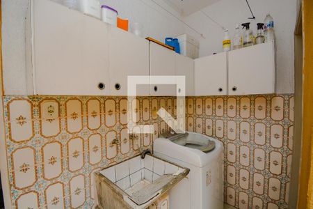 Casa à venda com 125m², 2 quartos e 2 vagas Casa à venda com 125m², 2 quartos e 2 vagaslavanderia