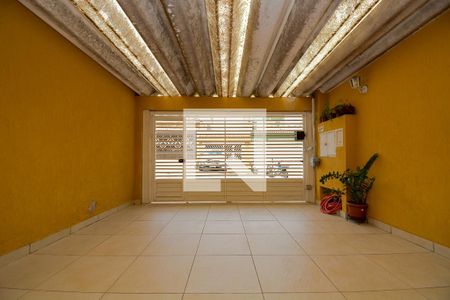 Casa à venda com 125m², 2 quartos e 2 vagas Casa à venda com 125m², 2 quartos e 2 vagasQuintal - frente