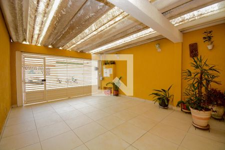 Casa à venda com 125m², 2 quartos e 2 vagas Casa à venda com 125m², 2 quartos e 2 vagasQuintal - frente