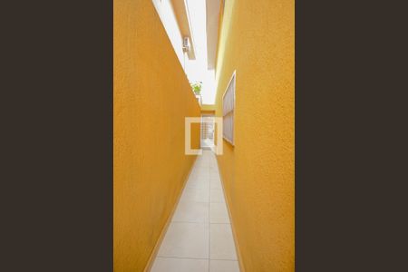 Casa à venda com 125m², 2 quartos e 2 vagas Casa à venda com 125m², 2 quartos e 2 vagasQuintal - lateral casa