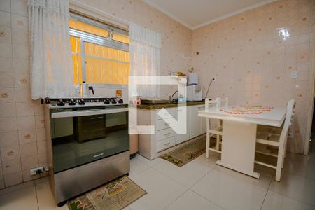 Casa à venda com 125m², 2 quartos e 2 vagas Casa à venda com 125m², 2 quartos e 2 vagasCozinha