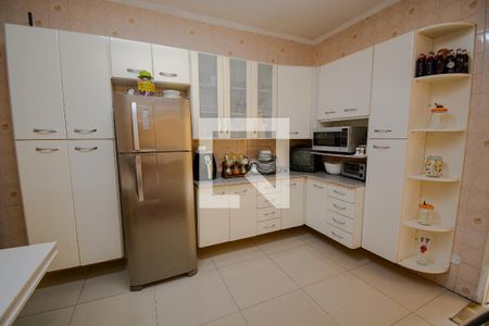 Casa à venda com 125m², 2 quartos e 2 vagas Casa à venda com 125m², 2 quartos e 2 vagasCozinha - Armários