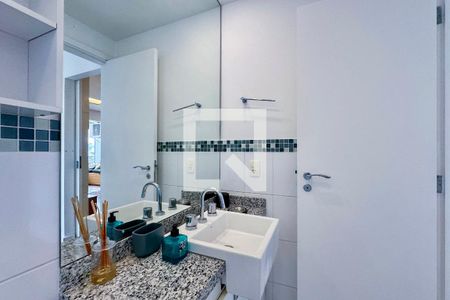 Apartamento à venda com 57m², 2 quartos e 2 vagasBanheiro da Suíte 2