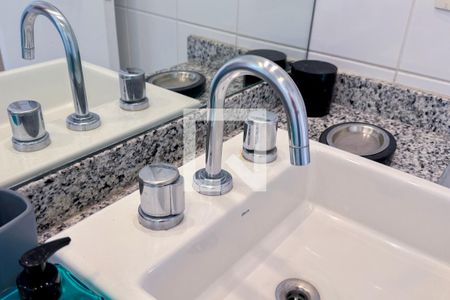 Apartamento à venda com 57m², 2 quartos e 2 vagasBanheiro da Suíte 2