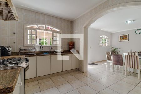 Casa para alugar com 300m², 3 quartos e 3 vagasCozinha