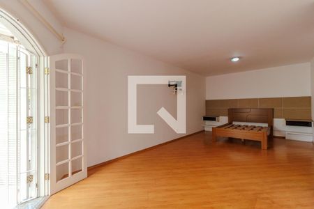 Casa para alugar com 300m², 3 quartos e 3 vagasSuíte