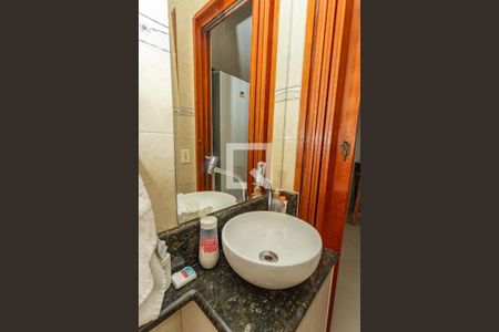 Lavabo de casa à venda com 5 quartos, 225m² em Piraporinha, Diadema