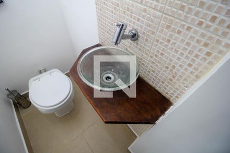 Lavabo de apartamento para alugar com 2 quartos, 72m² em Humaitá, Rio de Janeiro