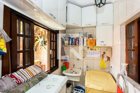 Casa à venda com 127m², 3 quartos e 5 vagas Casa à venda com 127m², 3 quartos e 5 vagasÁrea de Serviço