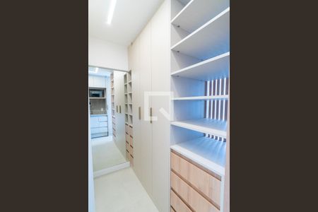 Closet do quarto de kitnet/studio à venda com 1 quarto, 35m² em Vila Clementino, São Paulo