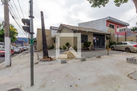 Casa para alugar com 199m², 2 quartos e 10 vagas Casa para alugar com 199m², 2 quartos e 10 vagasFachada