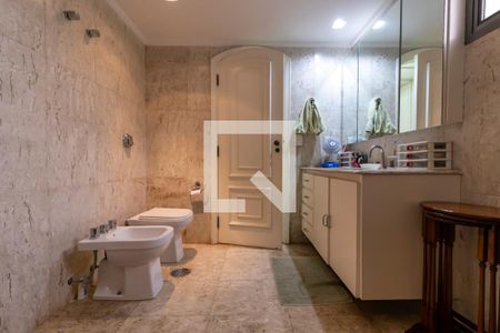 Apartamento à venda com 380m², 3 quartos e 5 vagasSuíte 2 - Banheiro 1