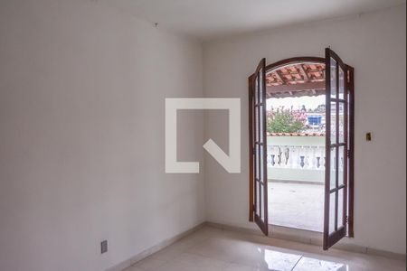 Casa à venda com 214m², 5 quartos e 2 vagasQuarto 4