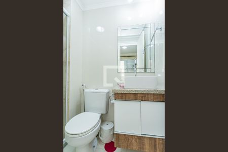 Banheiro suite de apartamento à venda com 3 quartos, 61m² em Parque Maria Domitila, São Paulo