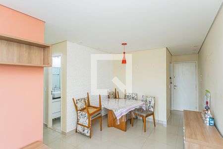 Sala de apartamento para alugar com 3 quartos, 61m² em Parque Maria Domitila, São Paulo