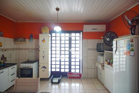 Casa à venda com 140m², 3 quartos e 2 vagasCozinha