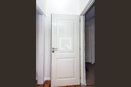 Apartamento para alugar com 140m², 3 quartos e 1 vaga Apartamento para alugar com 140m², 3 quartos e 1 vagaPorta de Segurança da Sala