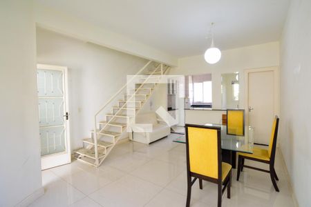 Sala de casa de condomínio à venda com 2 quartos, 102m² em Buritis, Belo Horizonte