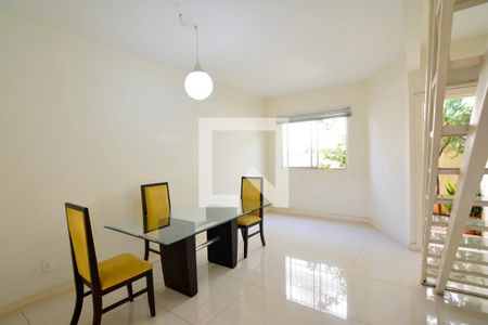 Sala de casa de condomínio à venda com 2 quartos, 102m² em Buritis, Belo Horizonte