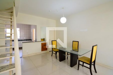 Sala de casa de condomínio à venda com 2 quartos, 102m² em Buritis, Belo Horizonte