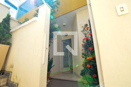 Fachada de casa de condomínio à venda com 2 quartos, 102m² em Buritis, Belo Horizonte