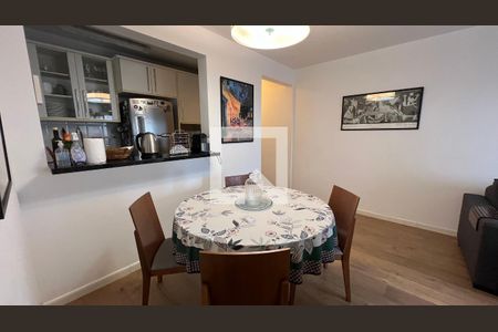 Apartamento à venda com 70m², 2 quartos e 1 vaga Apartamento à venda com 70m², 2 quartos e 1 vagaSala de Jantar