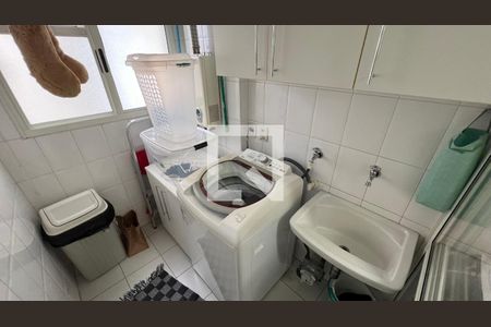 Apartamento à venda com 70m², 2 quartos e 1 vaga Apartamento à venda com 70m², 2 quartos e 1 vagaÁrea de Serviço