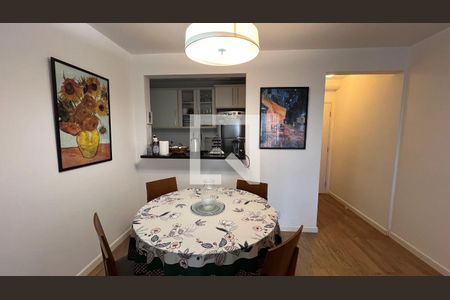 Apartamento à venda com 70m², 2 quartos e 1 vaga Apartamento à venda com 70m², 2 quartos e 1 vagaSala de Jantar