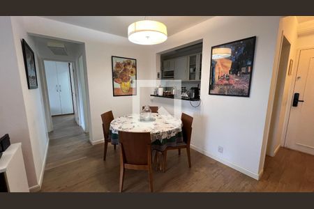 Apartamento à venda com 70m², 2 quartos e 1 vaga Apartamento à venda com 70m², 2 quartos e 1 vagaSala de Jantar