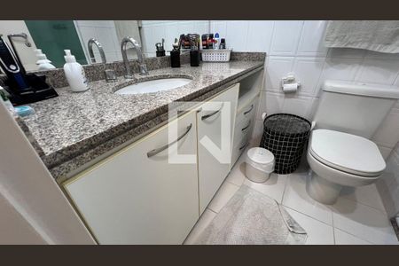 Apartamento à venda com 70m², 2 quartos e 1 vaga Apartamento à venda com 70m², 2 quartos e 1 vagaBanheiro da Suíte