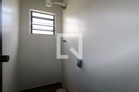 Casa à venda com 300m², 4 quartos e 4 vagasBanheiro de Serviço
