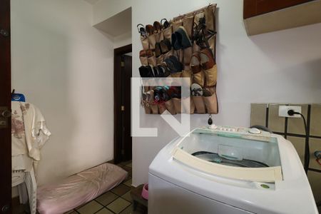 Casa à venda com 300m², 4 quartos e 4 vagasÁrea de Serviço