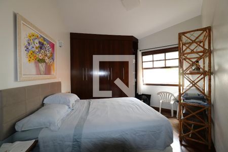 Casa à venda com 300m², 4 quartos e 4 vagasSuíte