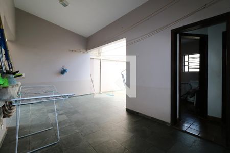 Casa à venda com 300m², 4 quartos e 4 vagasÁrea de Serviço