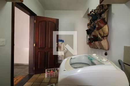 Casa à venda com 300m², 4 quartos e 4 vagasÁrea de Serviço