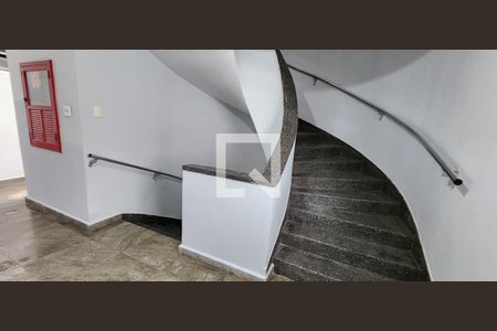 Studio para alugar com 36m², 1 quarto e sem vagaEscada